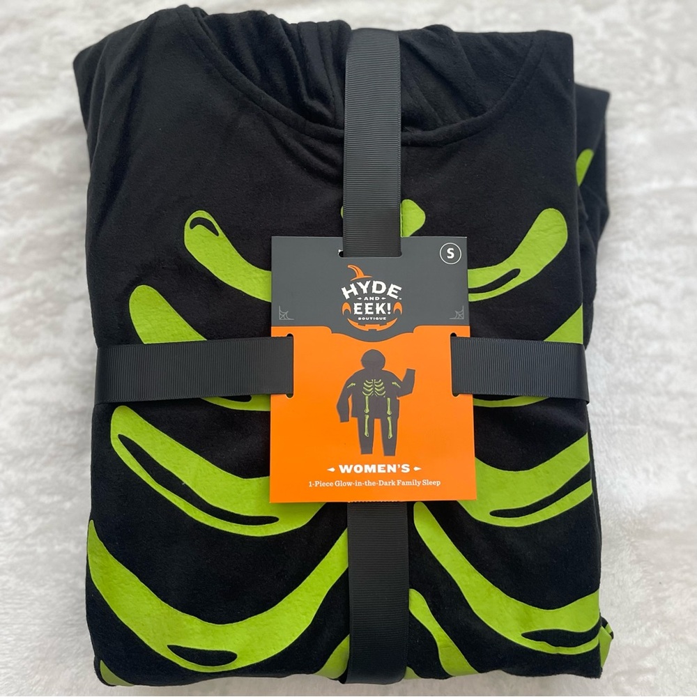 Hyde & EEK! Glow-In-The-Dark Skeleton Halloween Pajama Unionsuit. Size S. NWT